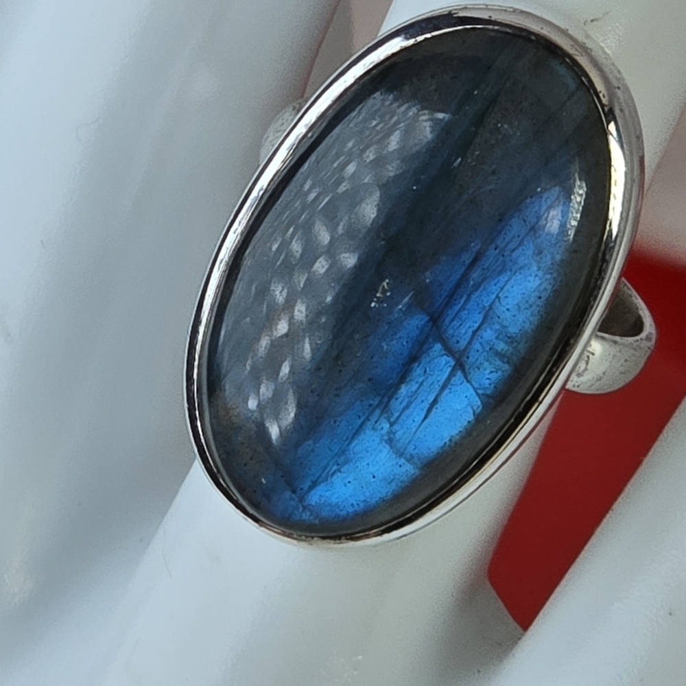 925 Sterling Silver Ring SZ 8.5 with Natural Labradorite 1.7x2.6cm Gemstone.